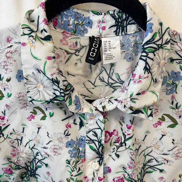 Women’s H&M Button Down Long Sleeve Blouse with Floral Print + Front Poc… - Picture 4 of 10